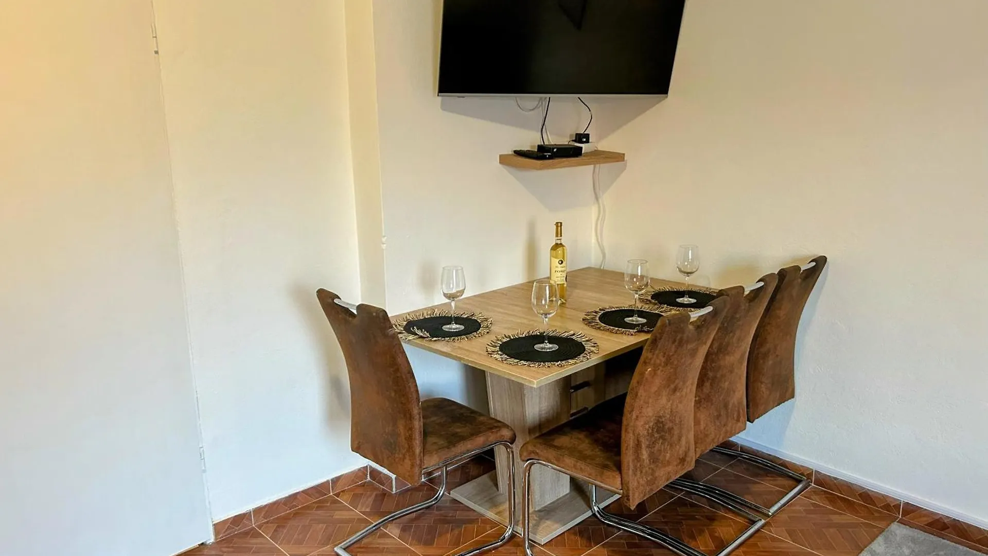 Apartmani Chiara Mrljane 0*,  Kroatien